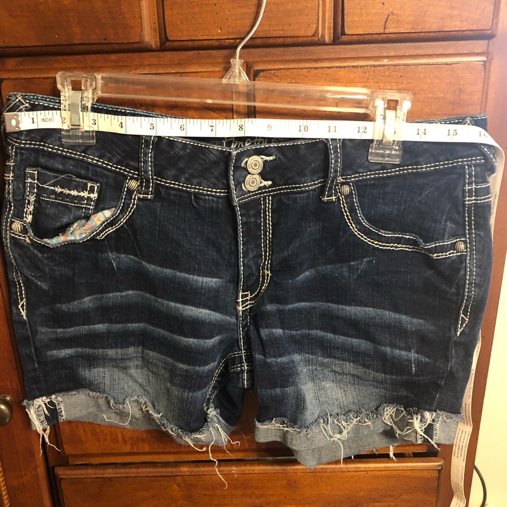Amethyst Denim Shorts Frayed 32